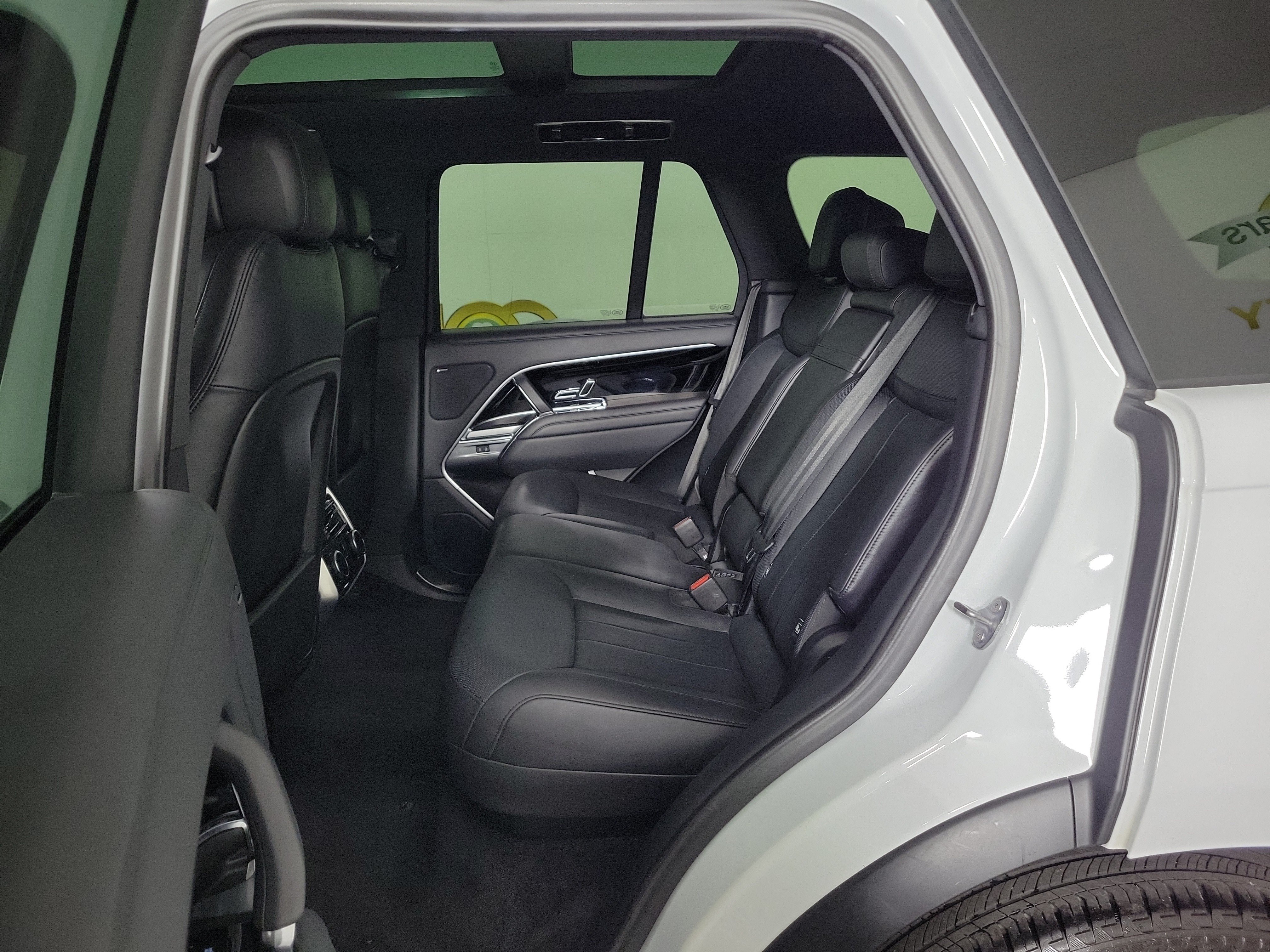Used 2023 Land Rover Range Rover SE AWD/4WD image 10