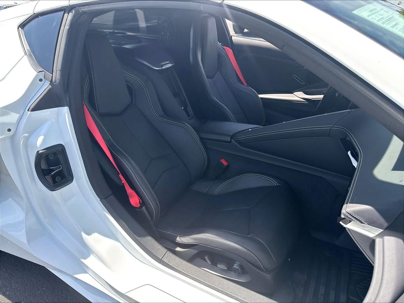 Used 2024 Chevrolet Corvette Stingray Preferred Cpe RWD image 27