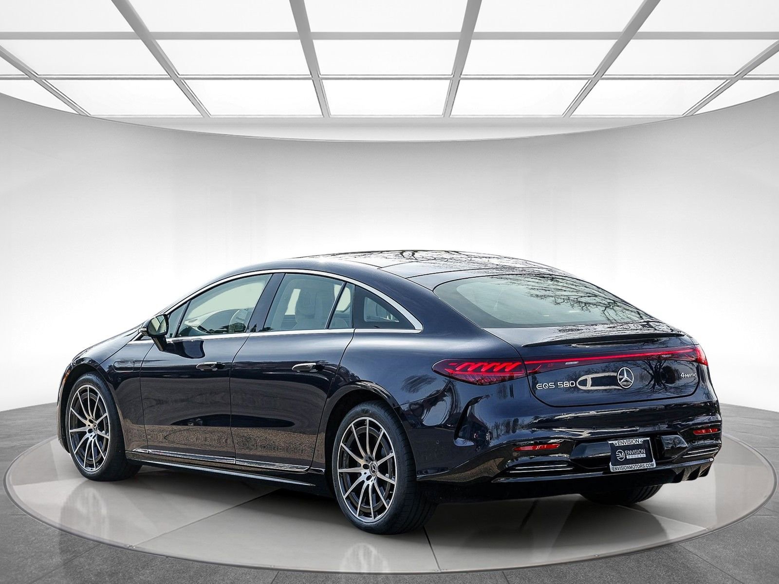 Used 2022 Mercedes-Benz EQS 580 4MATIC Sedan image 2