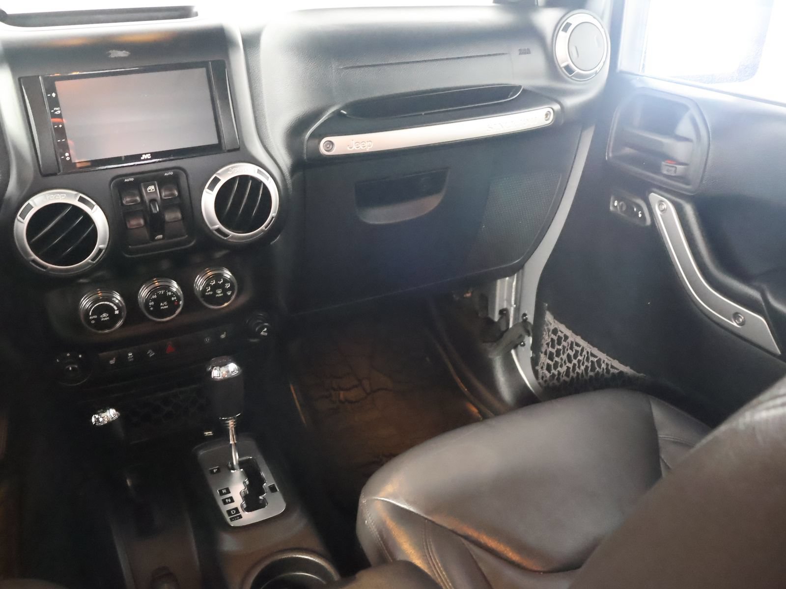Used 2014 Jeep Wrangler Unlimited Sahara w/ Max Tow Package AWD/4WD image 30