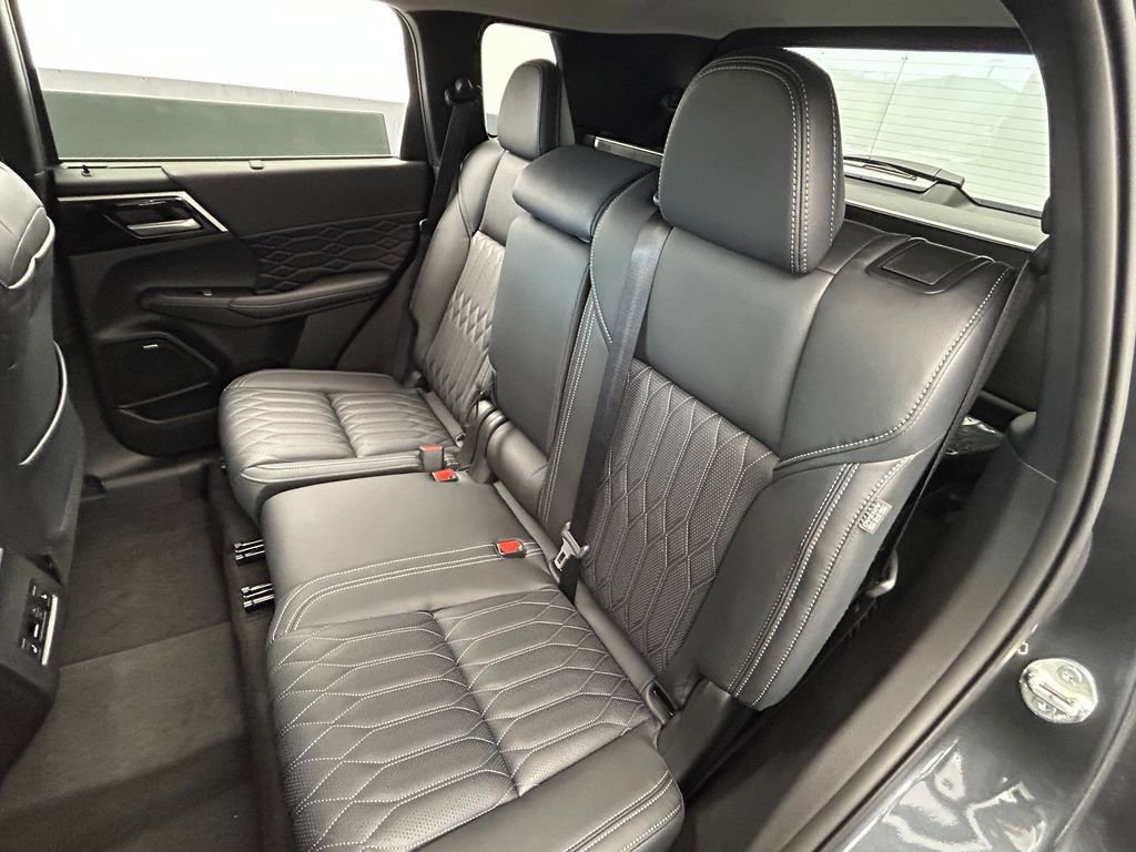 New 2026 Mitsubishi Outlander SEL FWD image 40