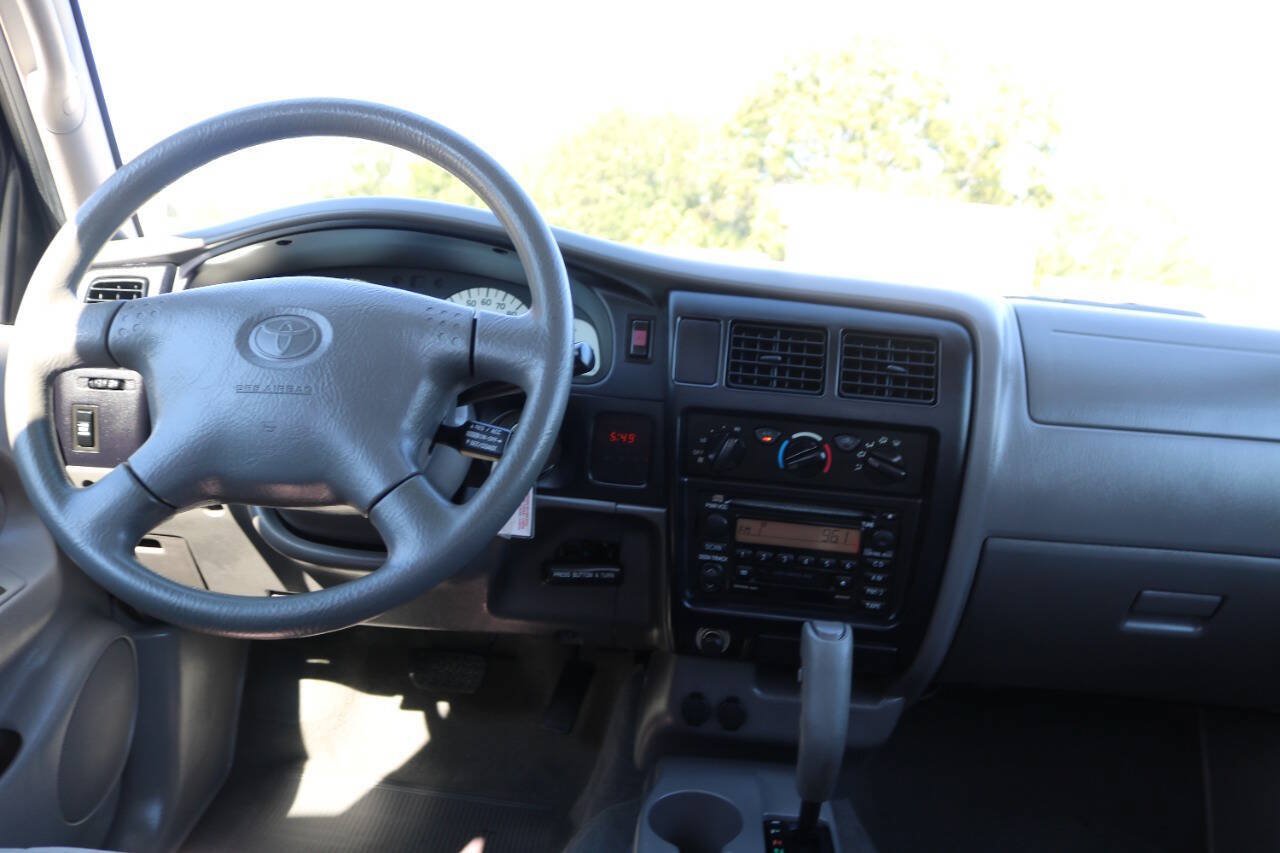 Used 2004 Toyota Tacoma PreRunner RWD image 15
