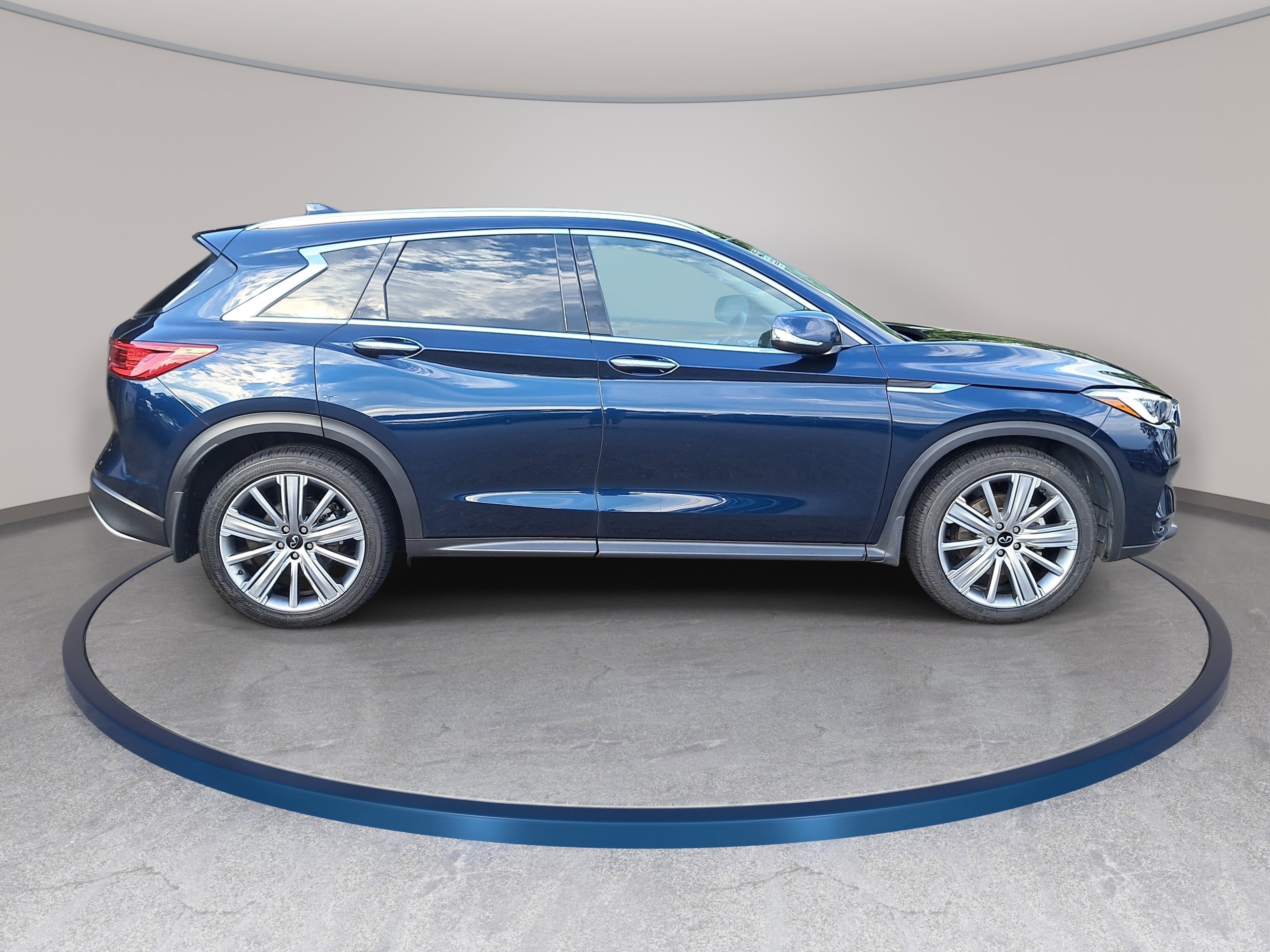 Used 2022 INFINITI QX50 Sensory w/ Cargo Package AWD/4WD image 4
