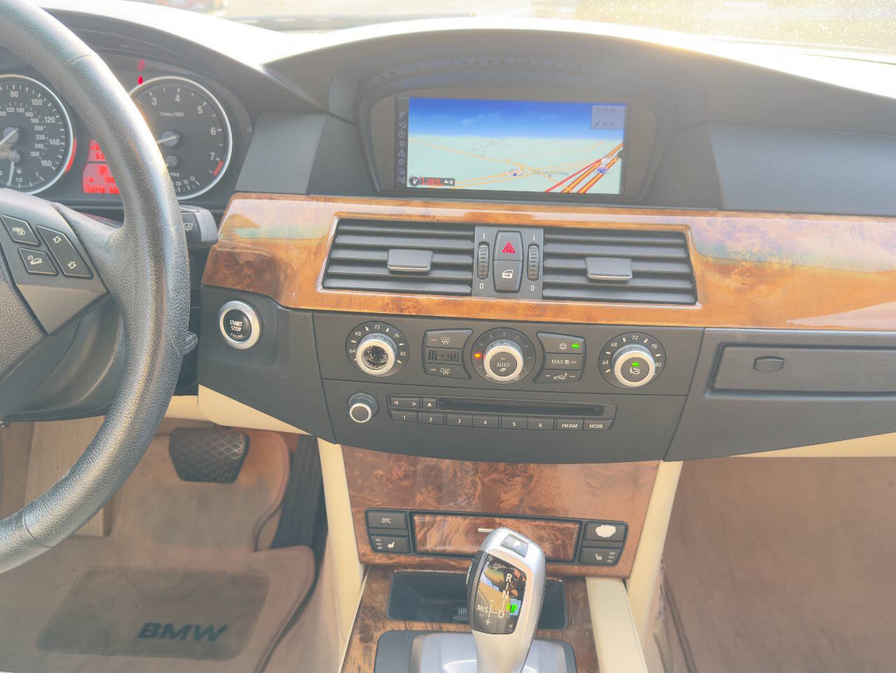 Used 2010 BMW 528i xDrive Sedan image 18