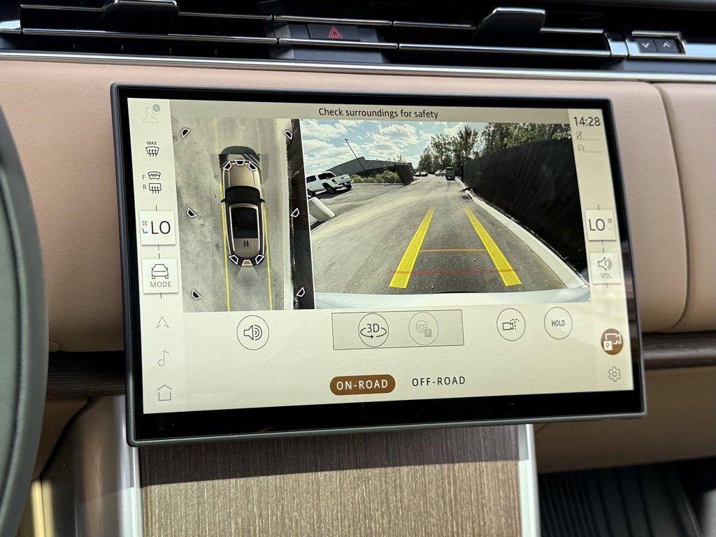 New 2025 Land Rover Range Rover SE image 26