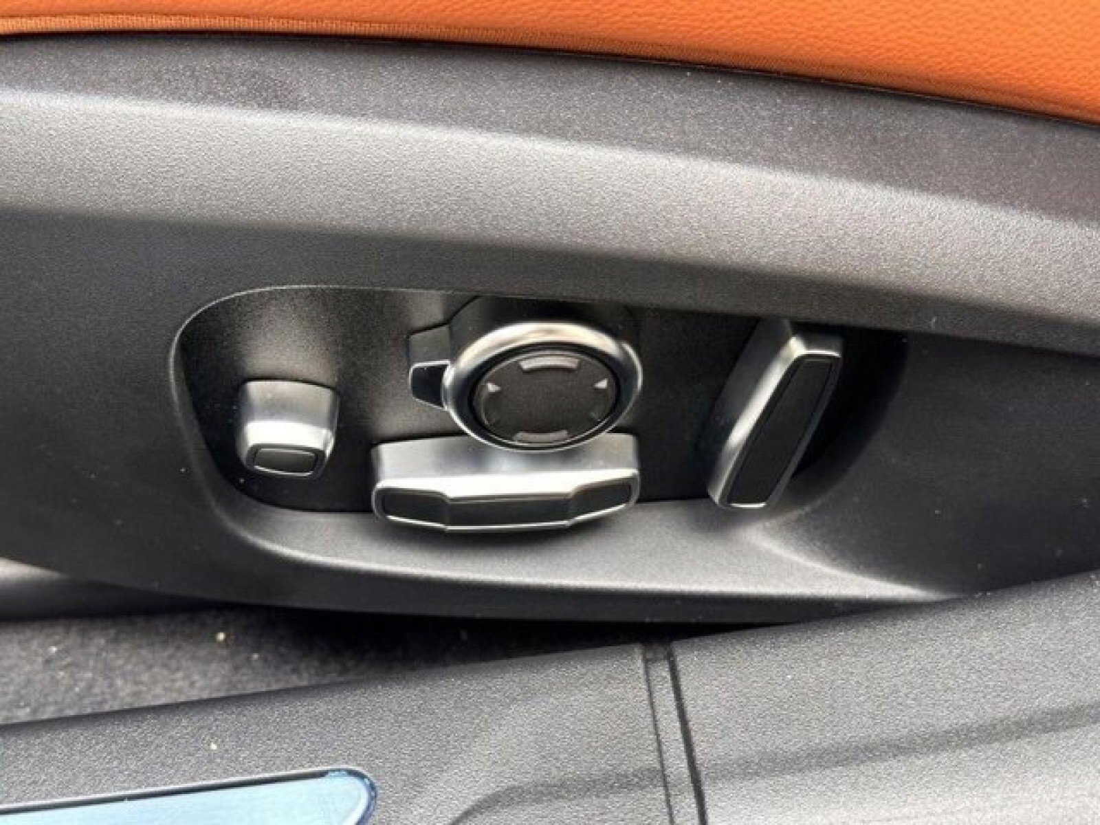 New 2024 Jaguar XF R-Dynamic SE image 35