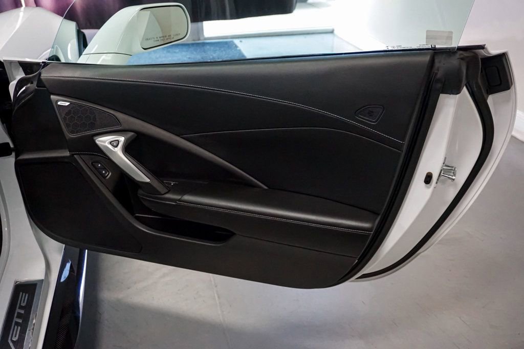 Used 2019 Chevrolet Corvette Z06 w/ Z07 Performance Package RWD image 39