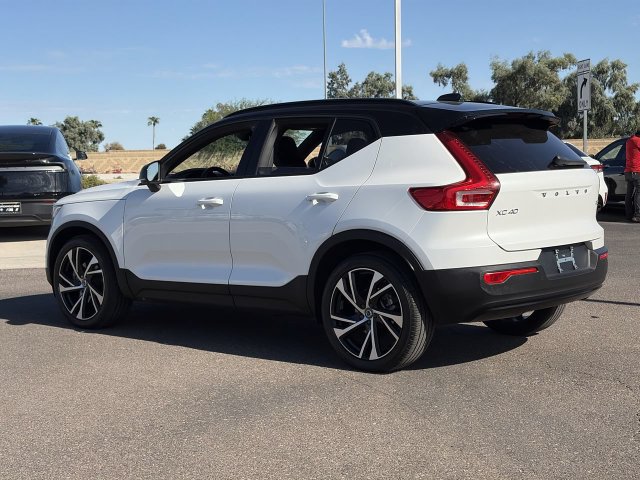 Used 2022 Volvo XC40 T5 R-Design w/ Advanced Package AWD/4WD image 8