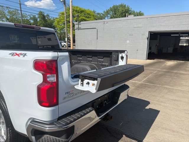 Used 2026 Chevrolet Silverado 1500 LTZ w/ LTZ Premium Package AWD/4WD image 18