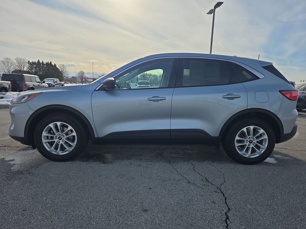 Used 2022 Ford Escape SE w/ Cold Weather Package image 4