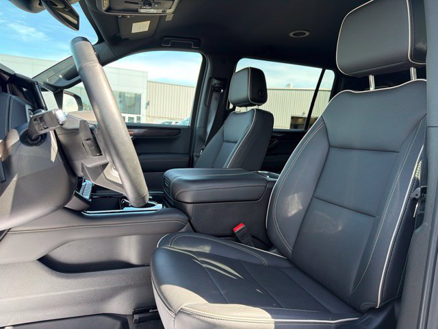 Used 2025 GMC Yukon XL Elevation AWD/4WD image 15