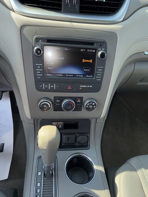 Used 2015 Chevrolet Traverse LS FWD image 16