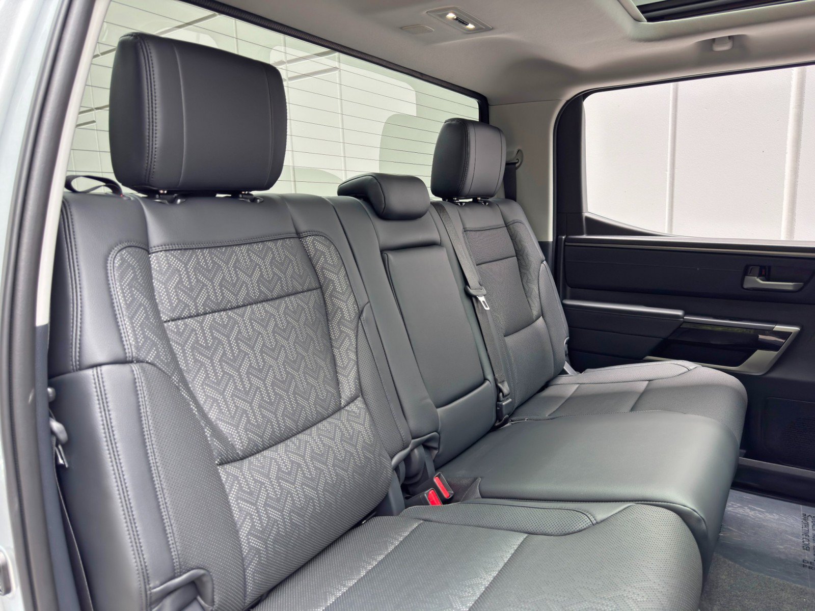 Used 2022 Toyota Tundra Limited AWD/4WD image 42