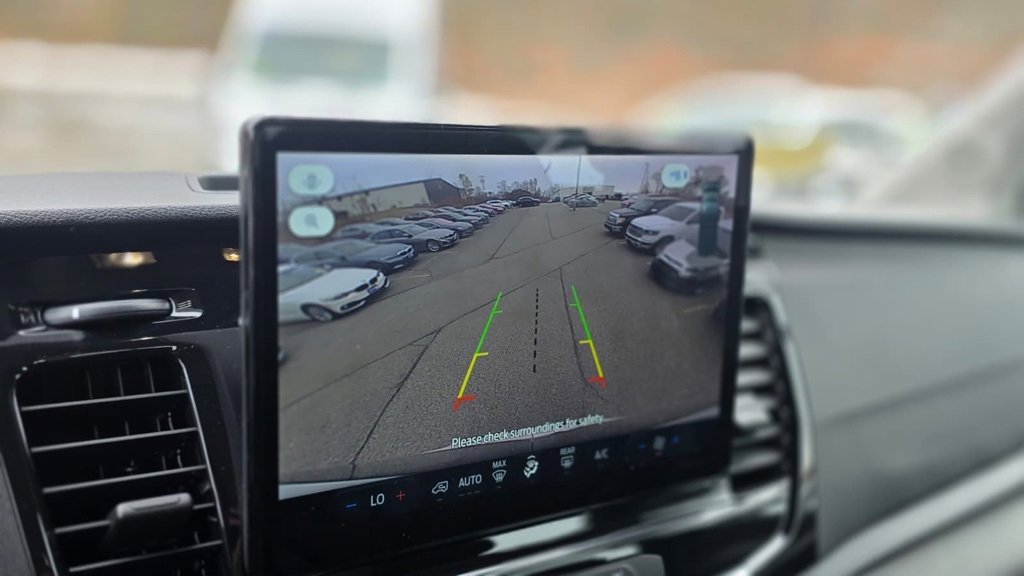 Used 2023 Ford Transit 350 XLT image 19