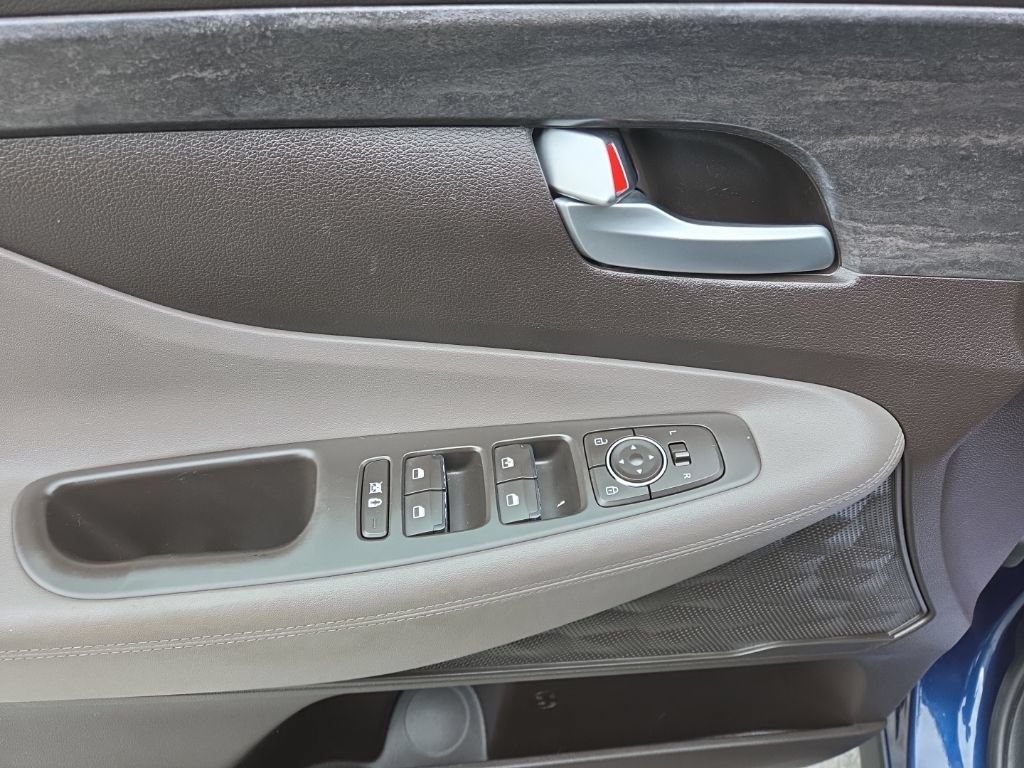 Used 2019 Hyundai Santa Fe SE AWD/4WD image 11