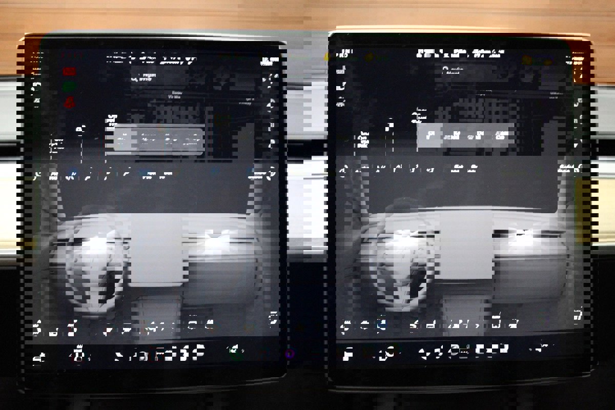 Used 2023 Tesla Model Y Long Range image 34