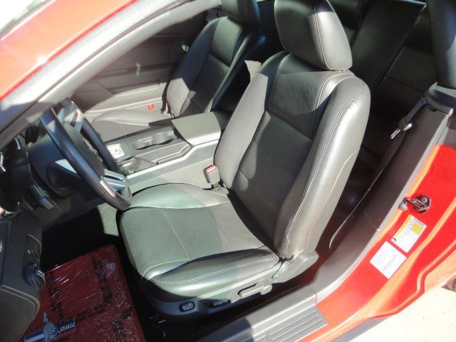 Used 2006 Ford Mustang Convertible image 4