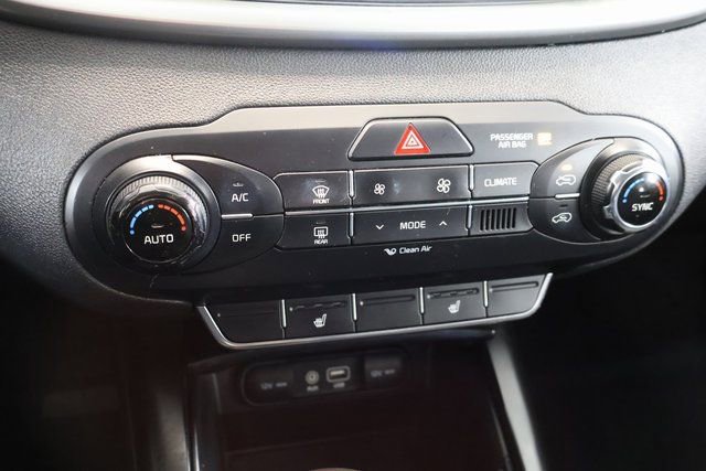 Used 2017 Kia Sorento LX w/ LX Convenience Package image 22