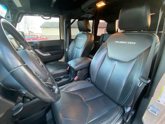 Used 2016 Jeep Wrangler Unlimited Rubicon w/ Dual Top Group image 17