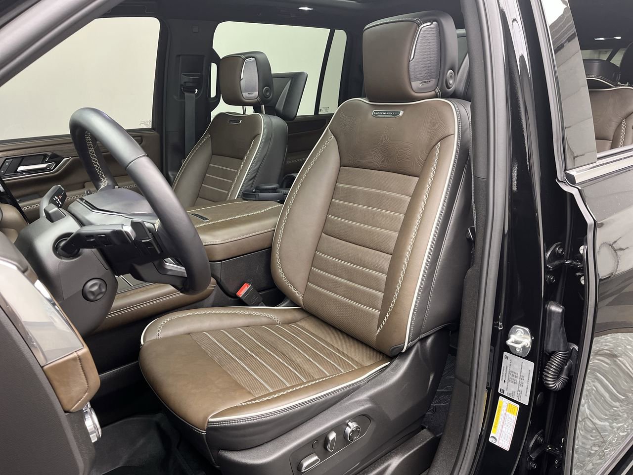 Certified 2025 GMC Yukon XL Denali Ultimate w/ LPO, Floor Liner Package image 12
