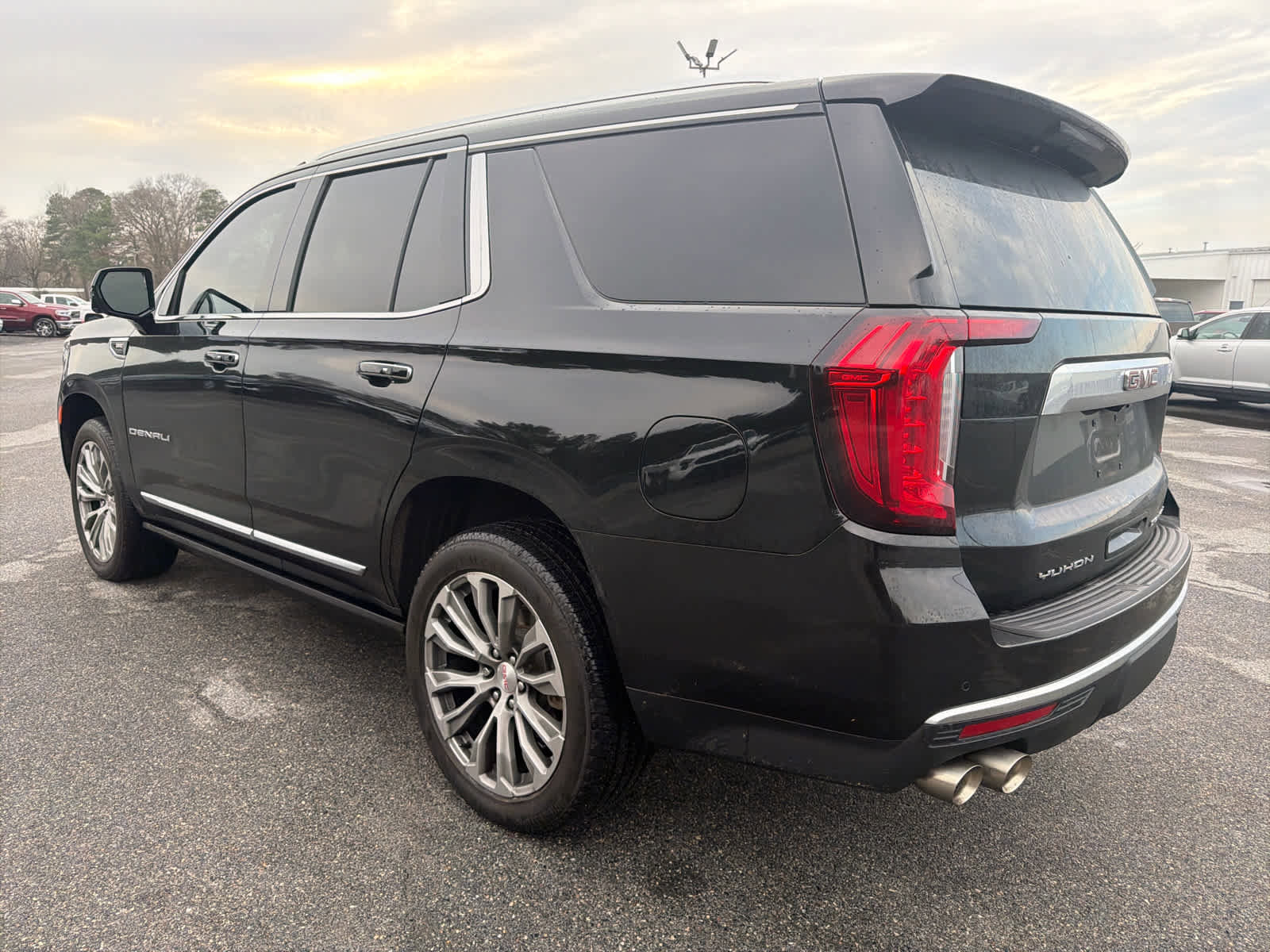 Used 2021 GMC Yukon Denali w/ Denali Ultimate Package image 8