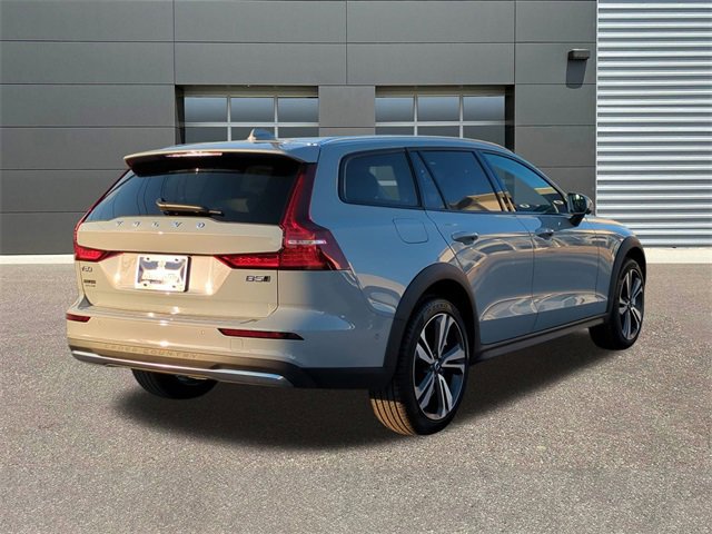 New 2026 Volvo V60 B5 Cross Country Plus w/ Protection Package Premier image 7