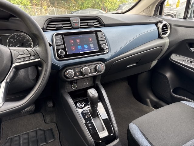 Used 2025 Nissan Versa SV w/ Trunk Package FWD image 20