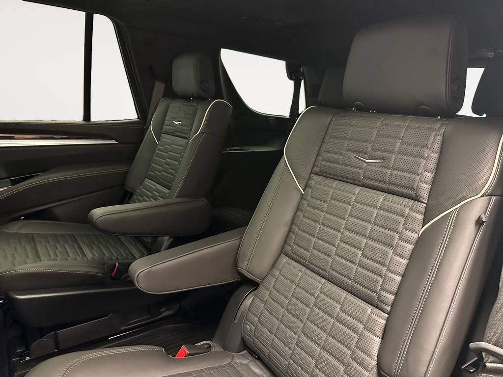 Used 2025 Cadillac Escalade Sport Platinum w/ LPO, Floor Liner Package AWD/4WD image 13