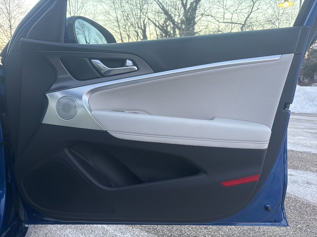 Used 2025 Genesis G70 2.5T w/ Sport Prestige Package image 30