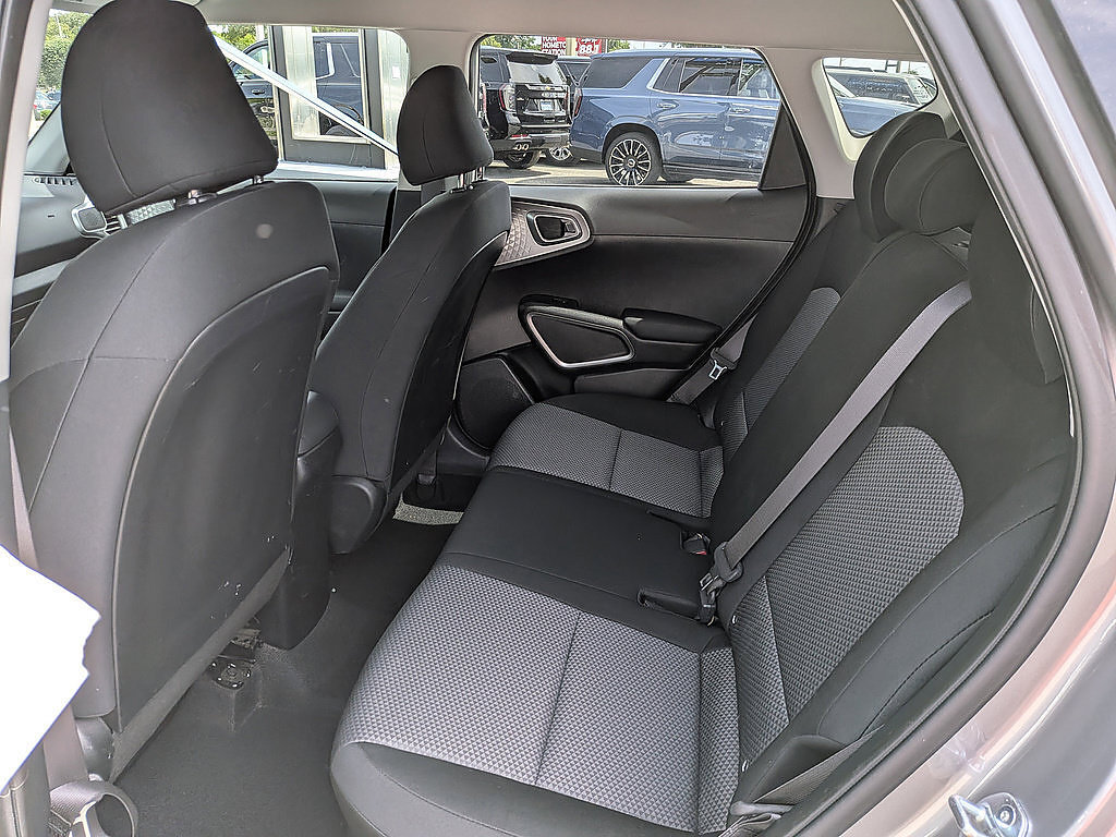 Used 2023 Kia Soul LX w/ LX Technology Package FWD image 15