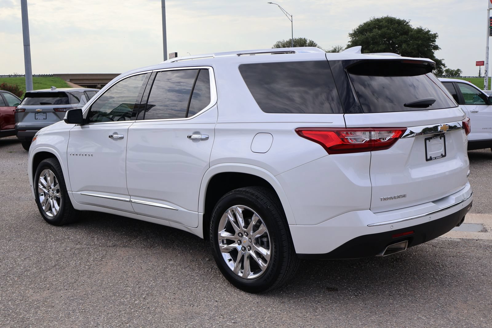 Used 2021 Chevrolet Traverse High Country FWD image 9