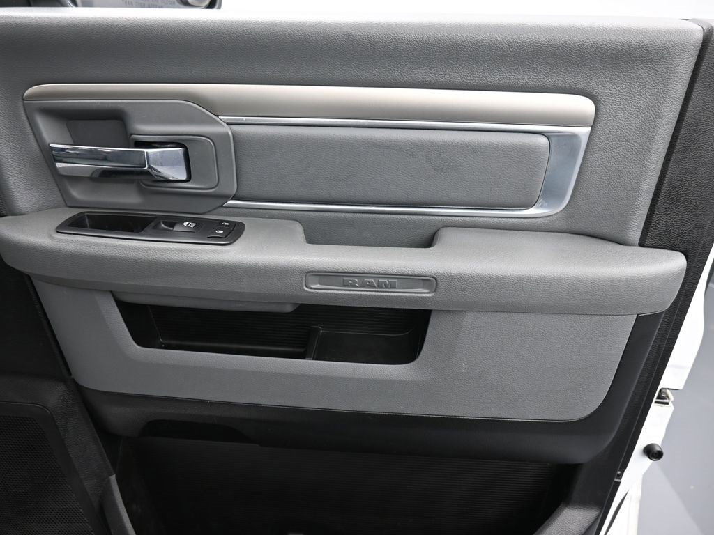 Used 2019 RAM 1500 Classic SLT image 16