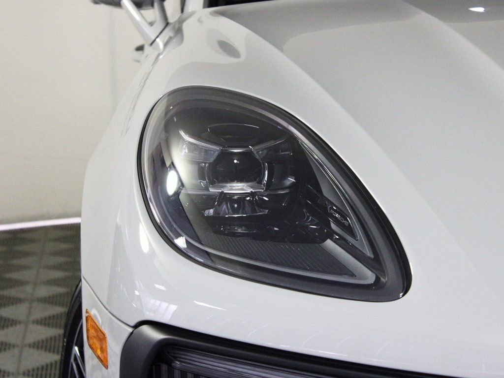 Certified 2026 Porsche Macan S image 11