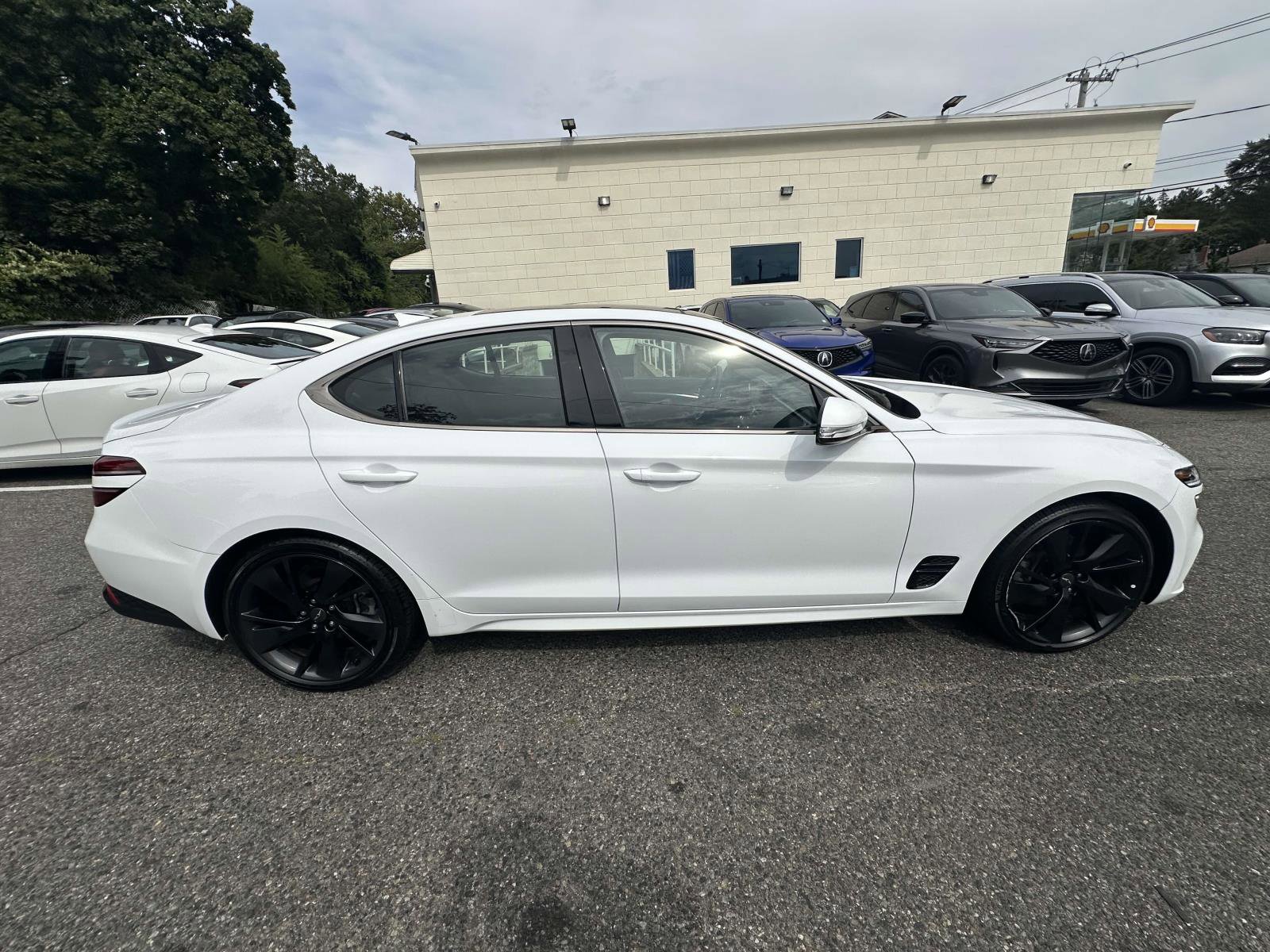 Used 2023 Genesis G70 2.0T w/ Sport Prestige Package image 2