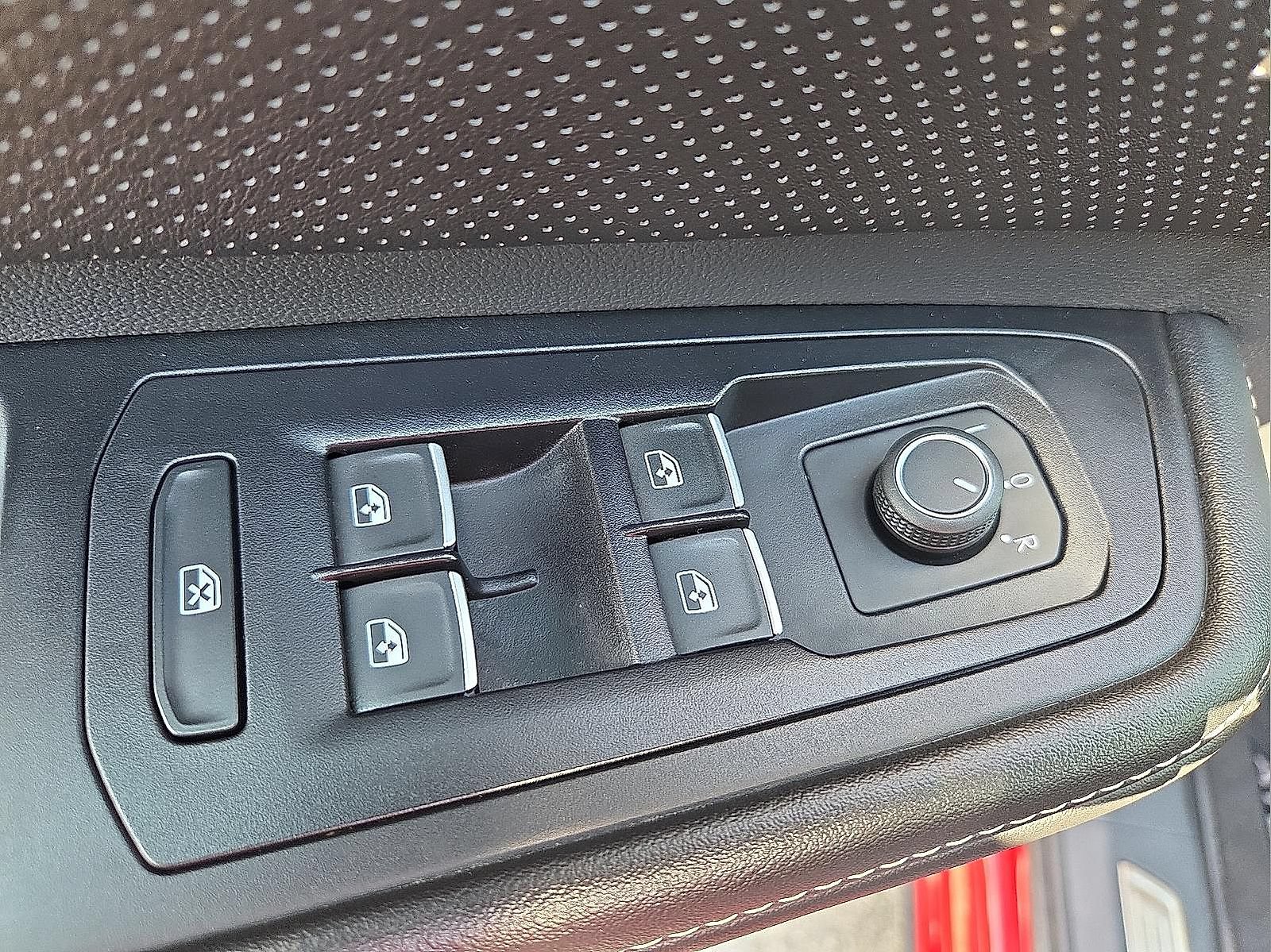 Used 2024 Volkswagen Atlas SE w/ Black Wheel Package AWD/4WD image 21