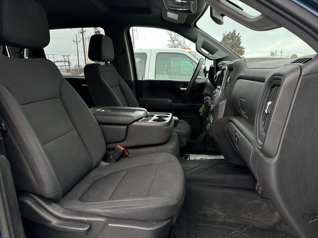 Used 2021 Chevrolet Silverado 2500 Custom w/ Custom Value Package image 10