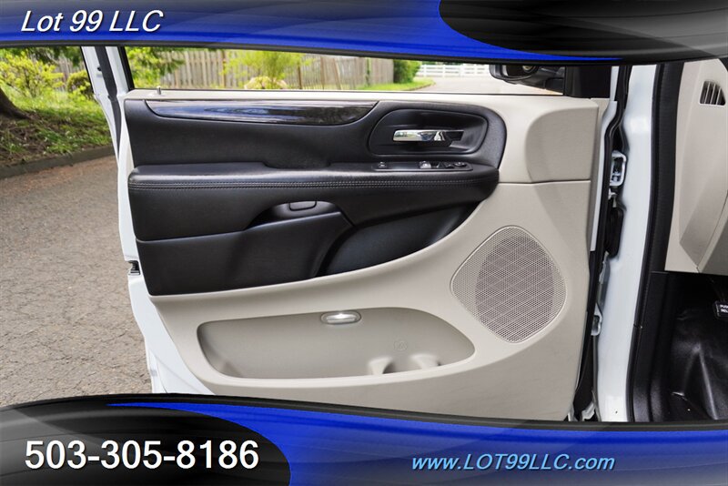 Used 2014 RAM C/V Tradesman w/ UConnect Hands-Free Group FWD image 25