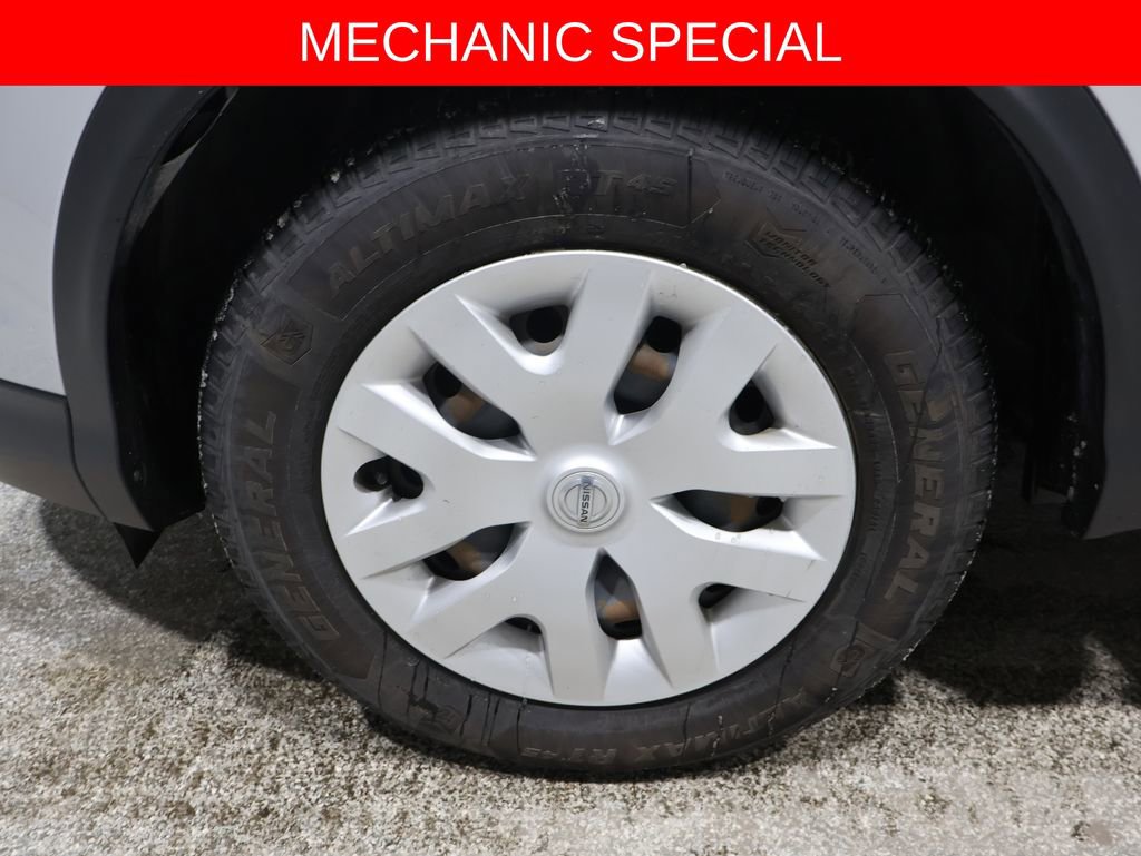 Used 2019 Nissan Rogue Sport S image 16