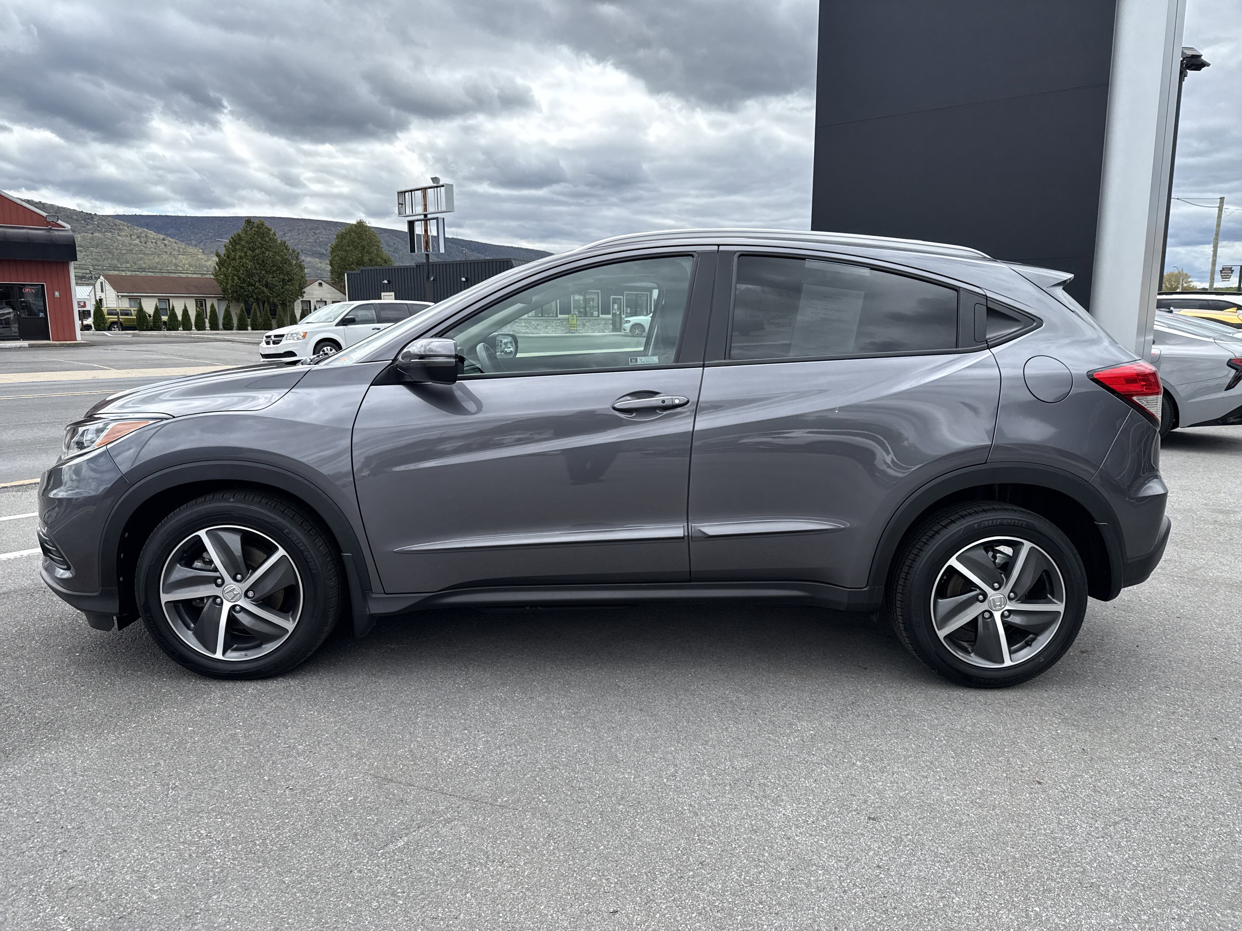 Used 2022 Honda HR-V EX image 7