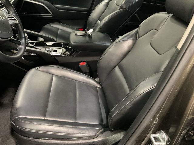 Used 2025 Kia Telluride S image 11