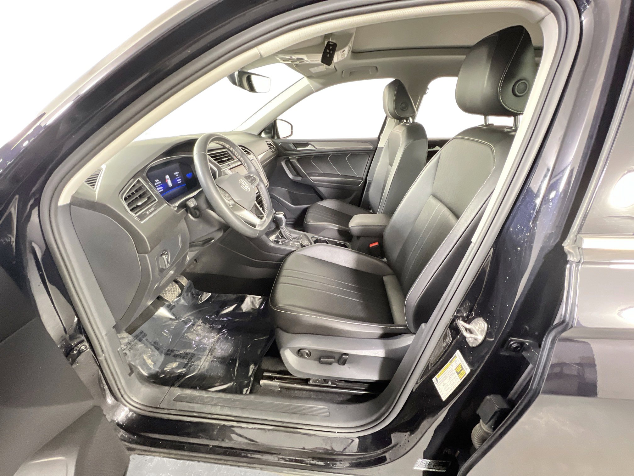 Used 2022 Volkswagen Tiguan SE AWD/4WD image 20