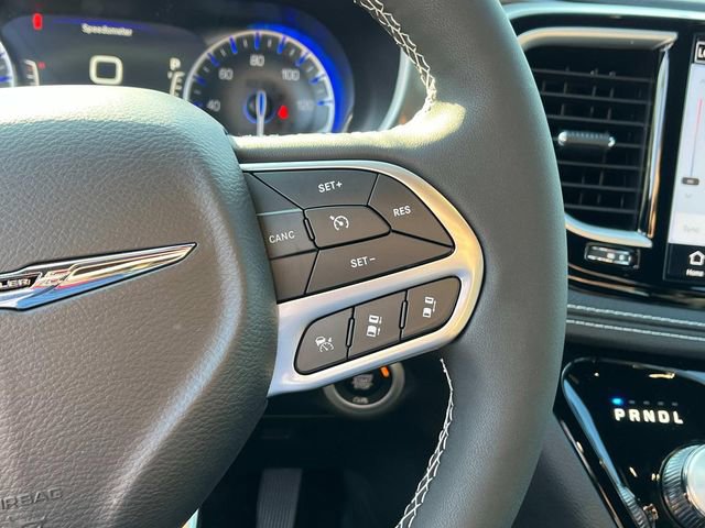 New 2026 Chrysler Pacifica Select image 25