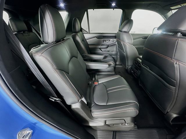 Used 2025 Honda Pilot TrailSport image 8