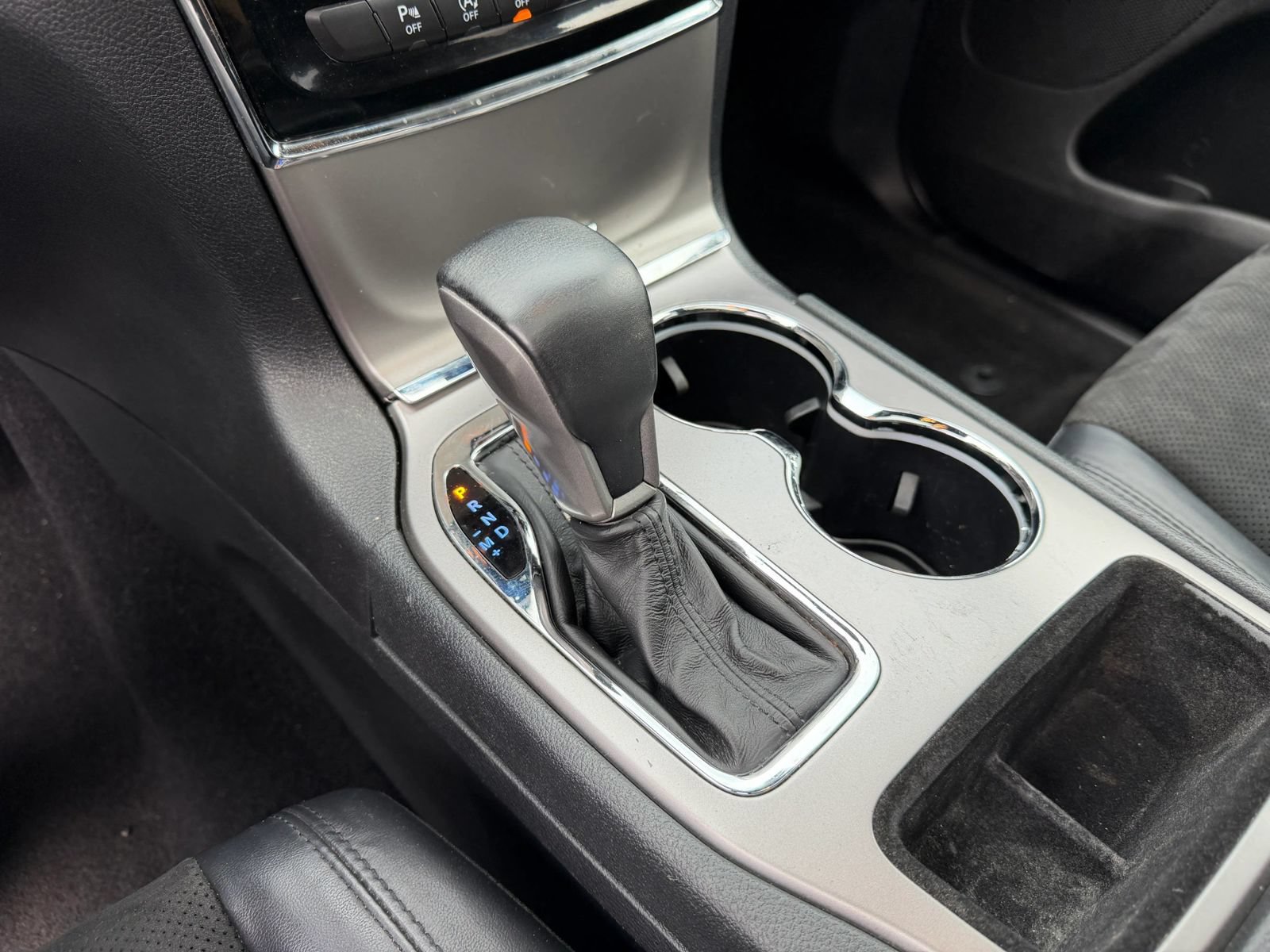 Used 2019 Jeep Grand Cherokee Altitude AWD/4WD image 16