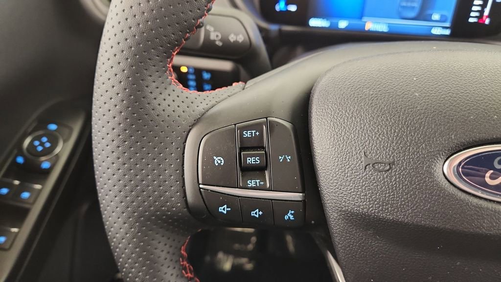 New 2024 Ford Escape ST-Line Select image 17