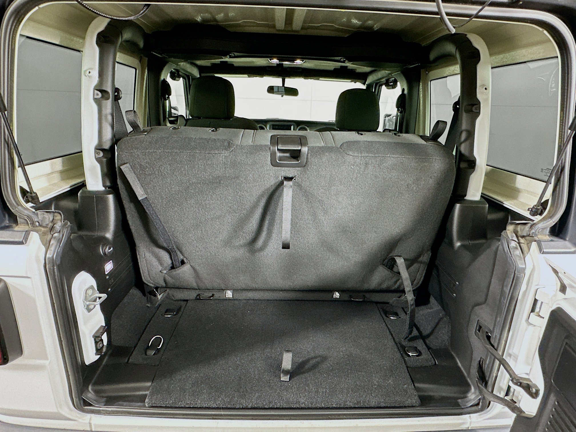 Used 2021 Jeep Wrangler Sport S AWD/4WD image 25