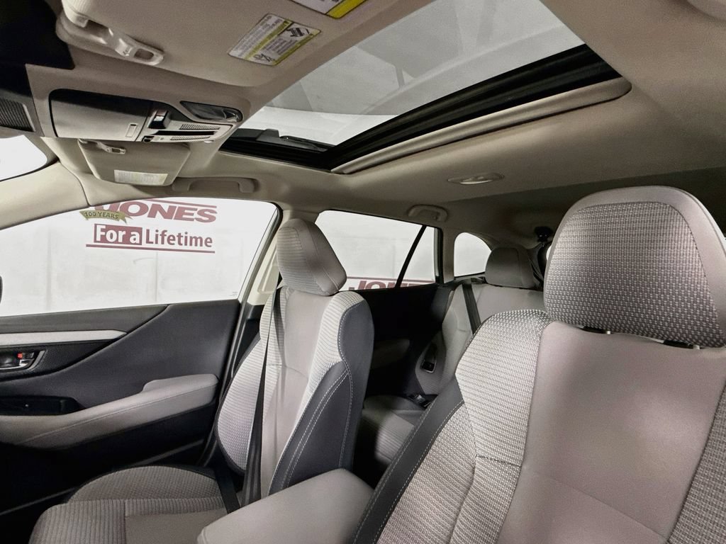 Used 2025 Subaru Outback Premium AWD/4WD image 12