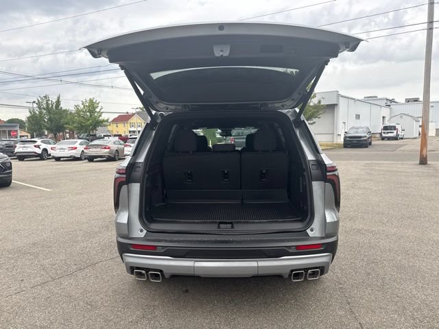 New 2026 Chevrolet Traverse LT w/ LPO, Floor Liner Package AWD/4WD image 16