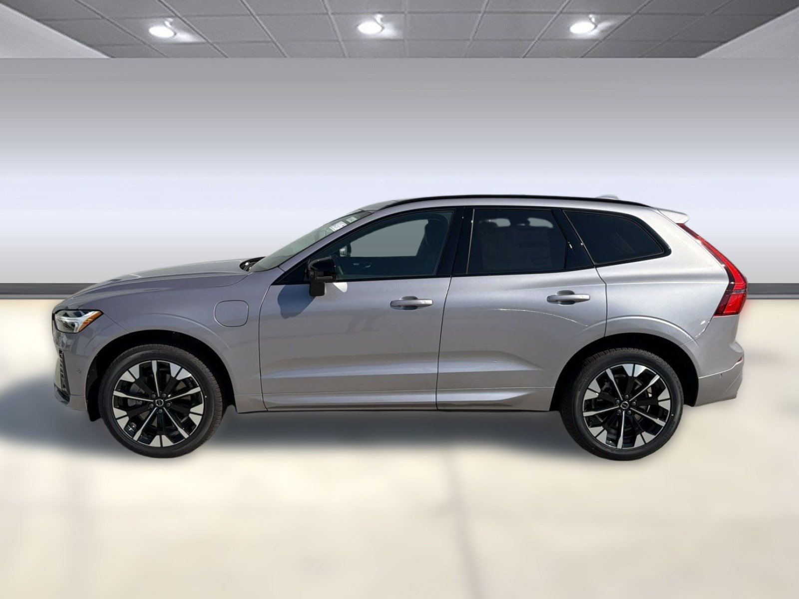 New 2026 Volvo XC60 T8 Plus w/ Climate Package AWD/4WD image 2
