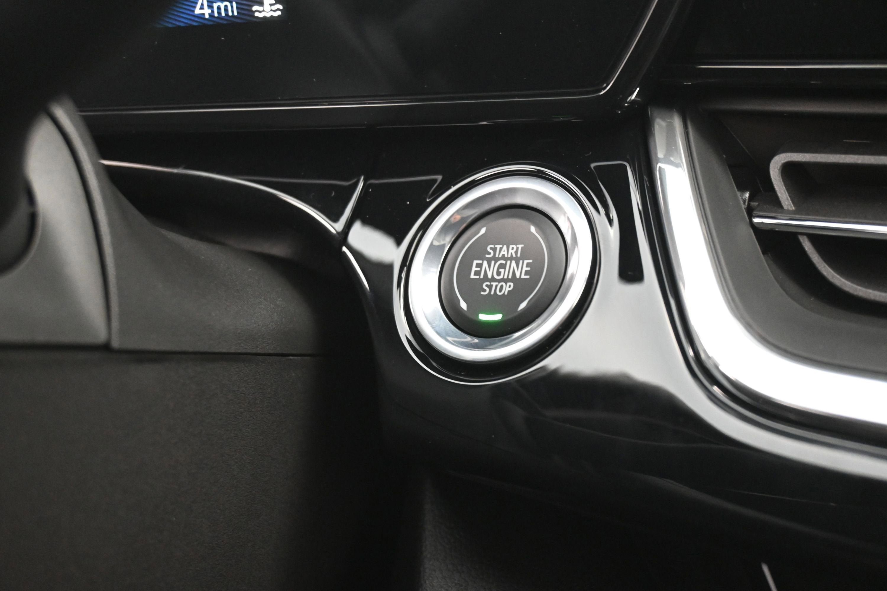 New 2026 Chevrolet Trax RS w/ Sunroof Package FWD image 17